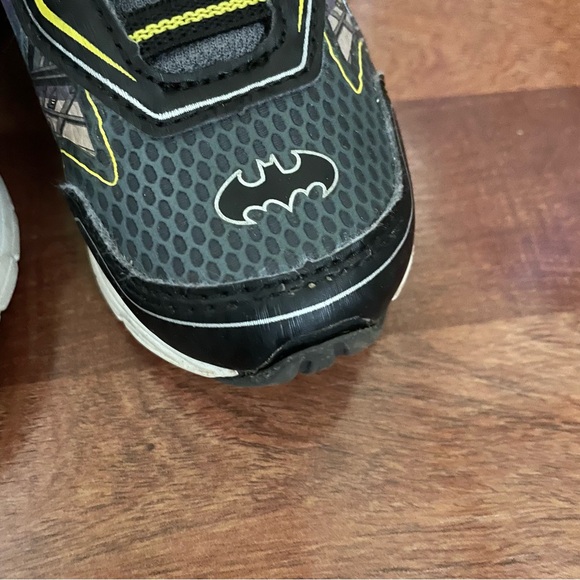 Batman Shoes - Picture 6 of 7